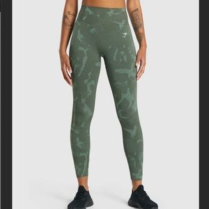 NWOT Gymshark Adapt Camo Seamless Leggings MEDIUM
